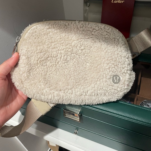 lululemon athletica Beige Sherpa Crossbody Bag - Picture 1 of 2